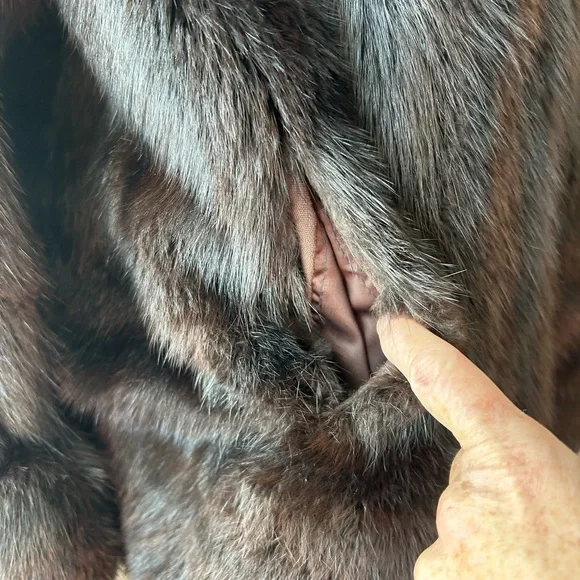 Brown beaver fur collared jacket - Picture 2 of 10